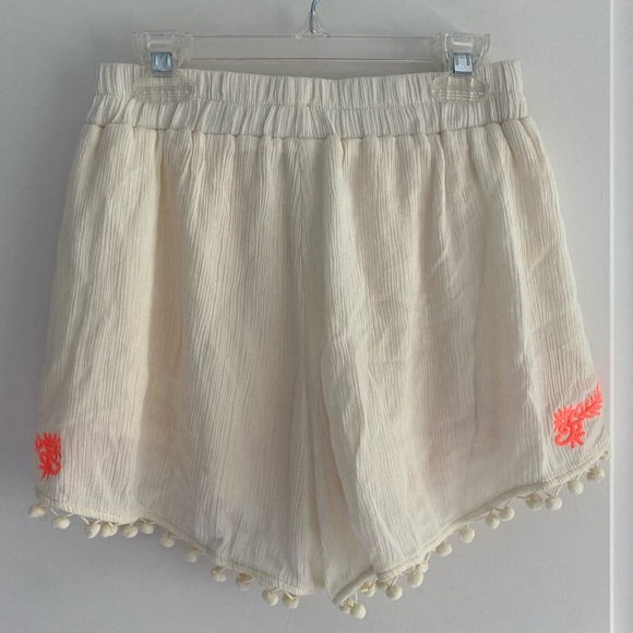 A. PEACH flowy shorts with pompoms size S - Picture 2 of 3